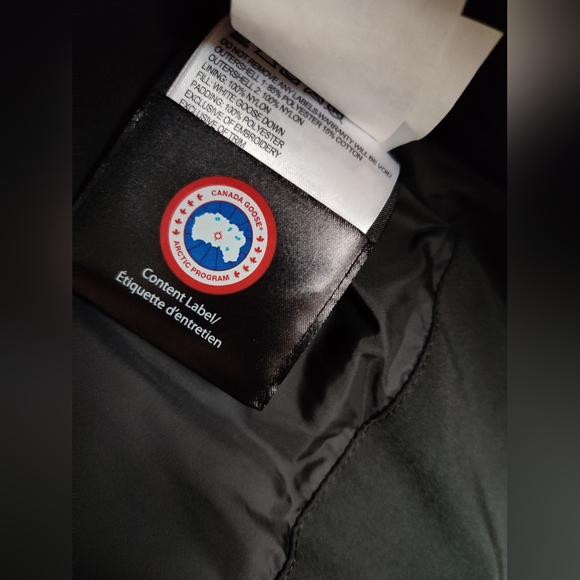 Canada Goose Vest with Removable Hoody - Picture 5 of 10